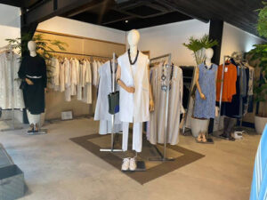 インドゥエリス_2022年春夏受注会 スタイリングイベント_京都二条02